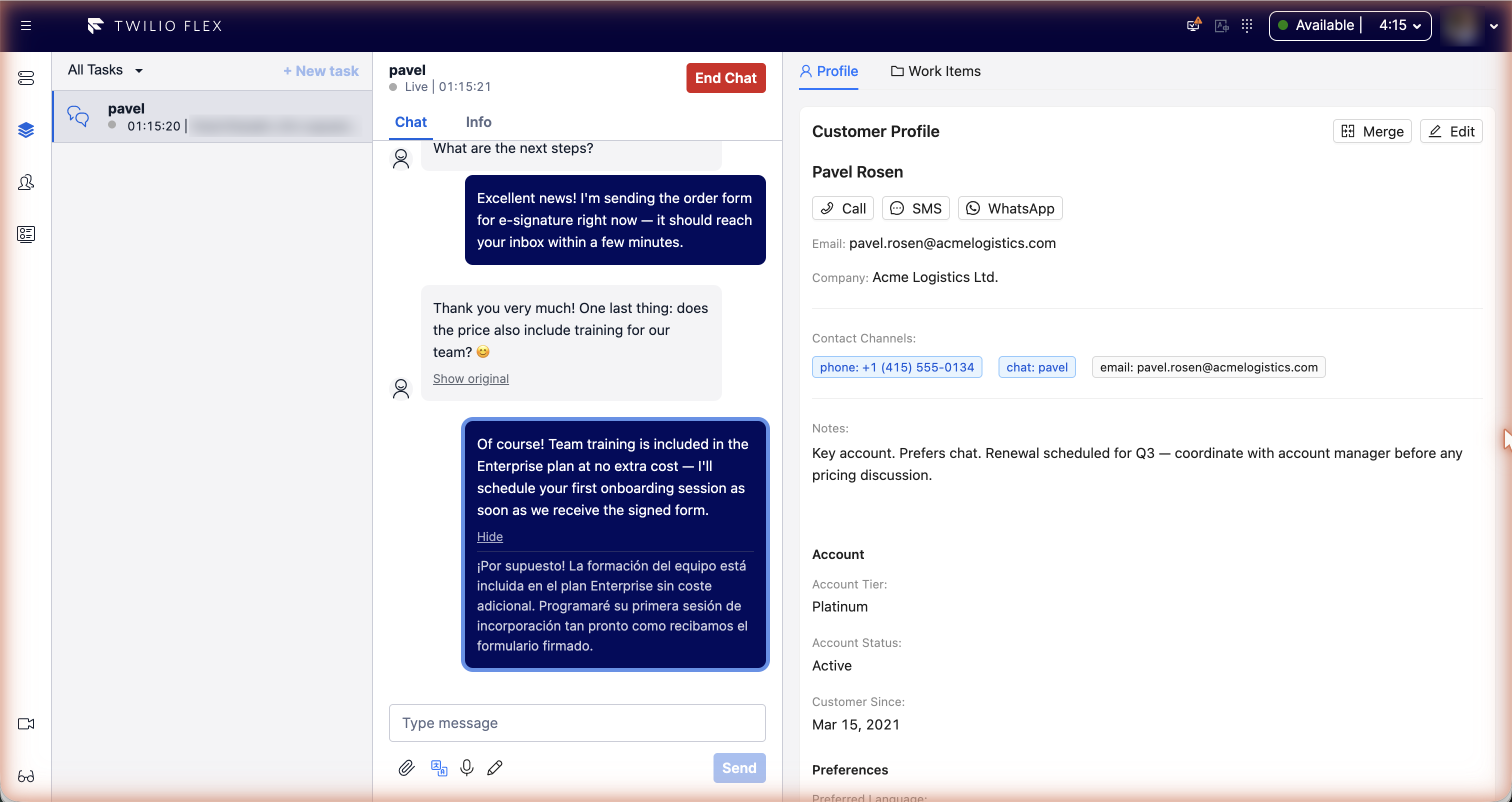 A translated conversation: the customer's message shown in English, the agent's reply sent in Spanish